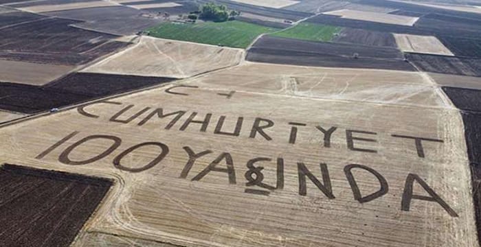 Yozgatlı çiftçi tarlasına ‘Cumhuriyet 100. yaşında’ yazdı