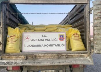 Jandarma operasyonunda 30 ton sahte gübre ele geçirildi
