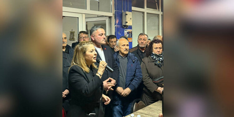 CHP'li Işık Sekü Köyü'nde: "Bu topraklar rantiyenin değil halkındır" 1 Isik Gezmis