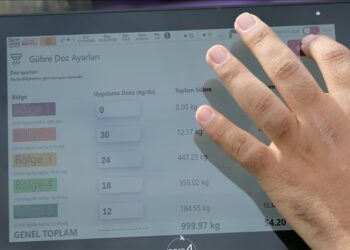 Güneydoğu’da milli yazılımla gübreleme yapan çiftçiler maliyetlerini düşürüyor