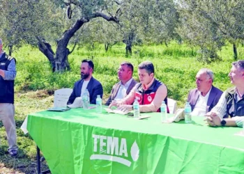 Toprağı yeniden canlandırmak için çiftçiye yeşil gübreleme çağrısı