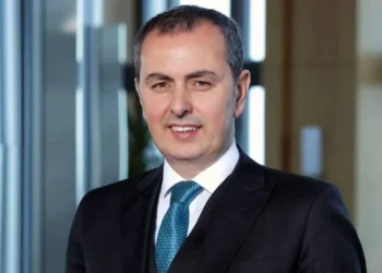 İş Bankası’ndan 1,3 milyar dolarlık sürdürülebilir sendikasyon kredisi! Aran: Yeşil dönüşüm yolculuğuna öncülük edeceğiz