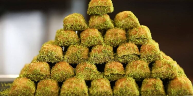 60 yıllık ünlü baklavacıdan tepki: Her bayram daha da düşüyor 1 baklava