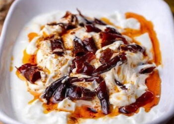 Yoğurt ve acı biberin mükemmel uyumu: Atom meze tarifi
