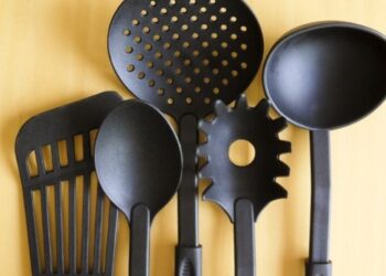 Plastik mutfak gereçleri için uyarı