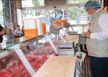 İthalata üç, üreticiye bir: Et ithalatına 1,2 milyar dolar, hayvancılığa 405 milyon dolar destek