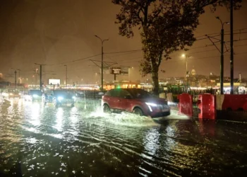 Altı ile turuncu, 42 ile sarı kodlu uyarı
