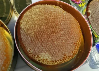 Bir kilogram bal açık artırmada 400 bin liraya satıldı!
