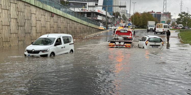 Meteoroloji saat verdi: İstanbul ve 4 il için turuncu, 36 il için sarı kodlu uyarı 1 Meteoroloji saat verdi