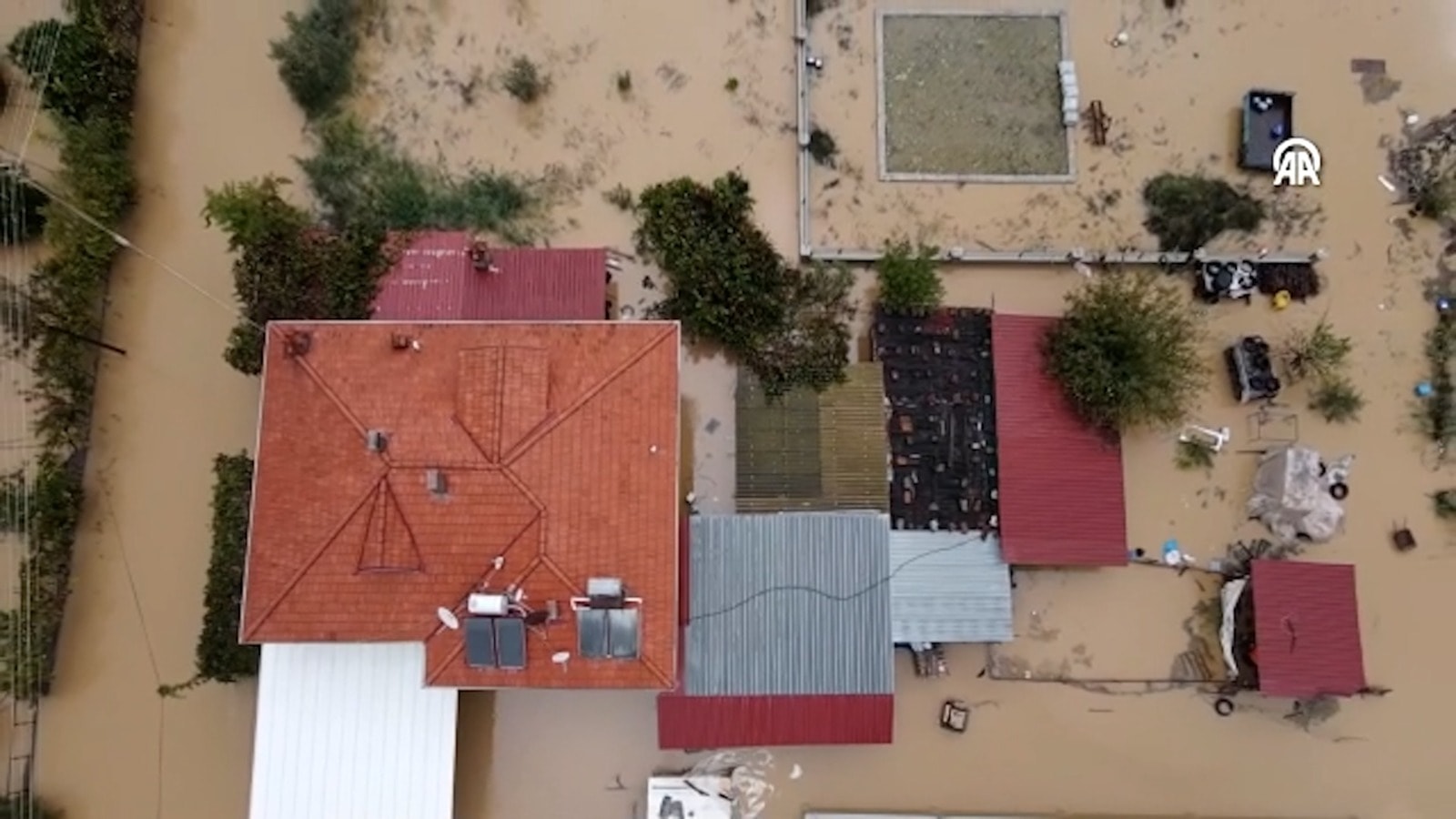 Türkiye’nin tatil cenneti felaketi yaşıyor: Muğla’da evler, iş yerleri ve tarım arazileri su altında kaldı