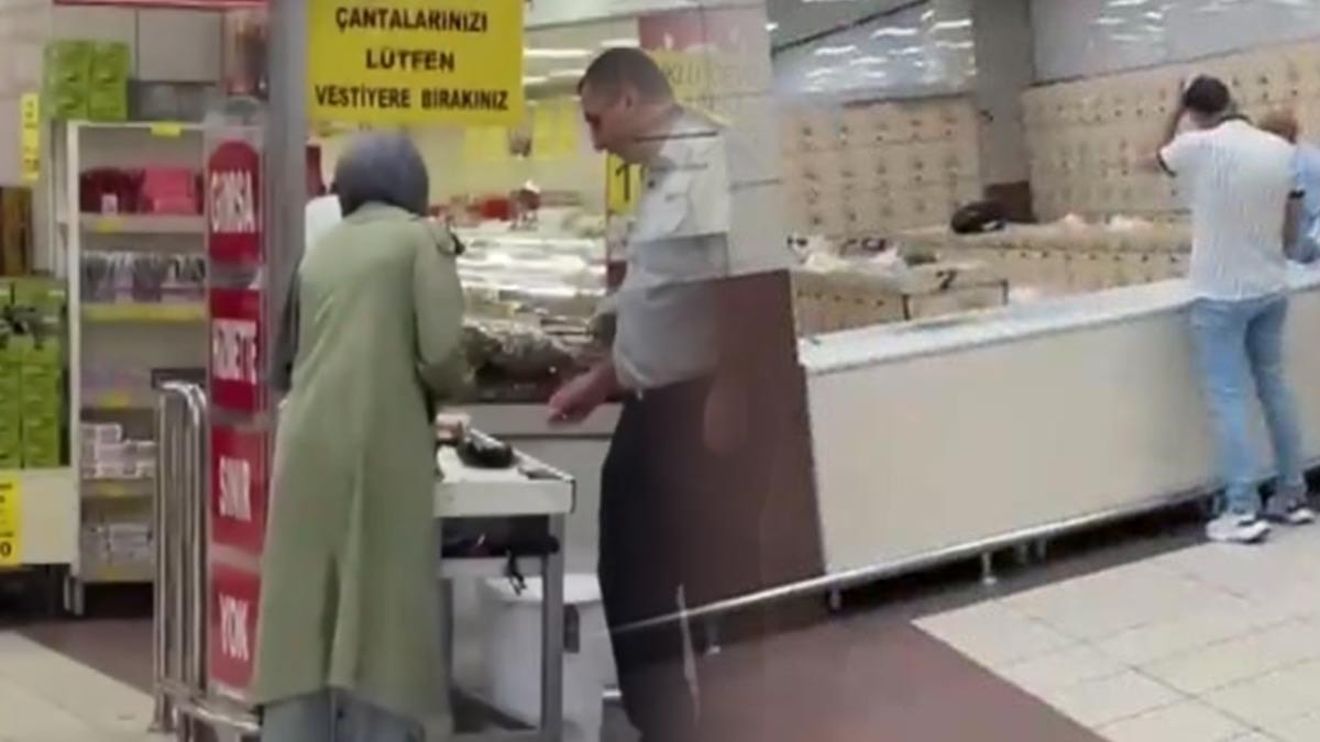 Zincir markette şaşkına çeviren uygulama: Tepki yağdı